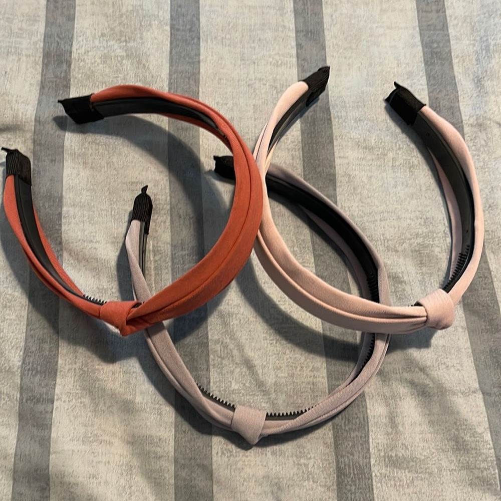 Bundle of three knotted headbands
